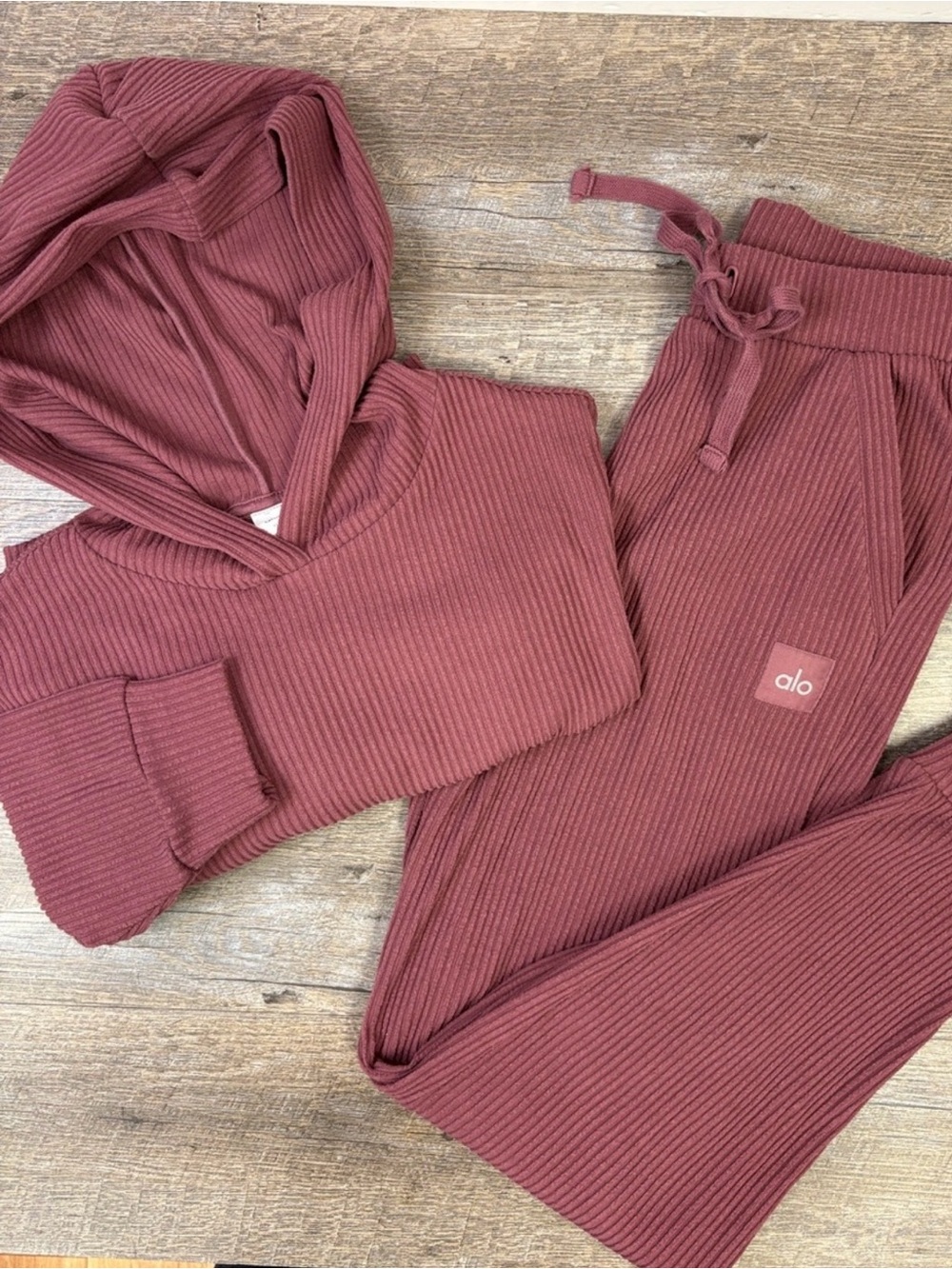 Alo Yoga Muse Hoodie Womens S Mauve Ribbed Cropped Pullover Sweatshirt - Picture 2 of 3